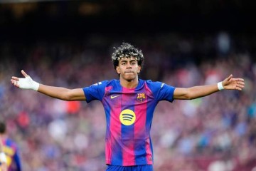 4-1！2亿巨星暴走，亚马尔独造3球，巴萨一箭双雕，皇马四大皆空